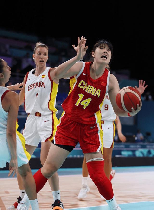 包含中国女篮晋级奥运会八强，屡创佳绩的词条