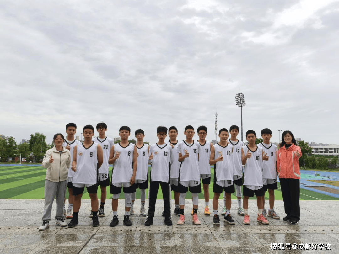 精湛的球技和团队合作成就了一场绝美比赛 精湛的球技和团队合作成就了一场绝美比赛