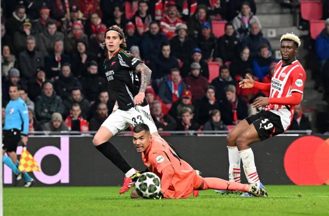 包含拜仁慕尼黑防线高效稳固,再次零封对手的词条 包含拜仁慕尼黑防线高效稳固,再次零封对手的词条