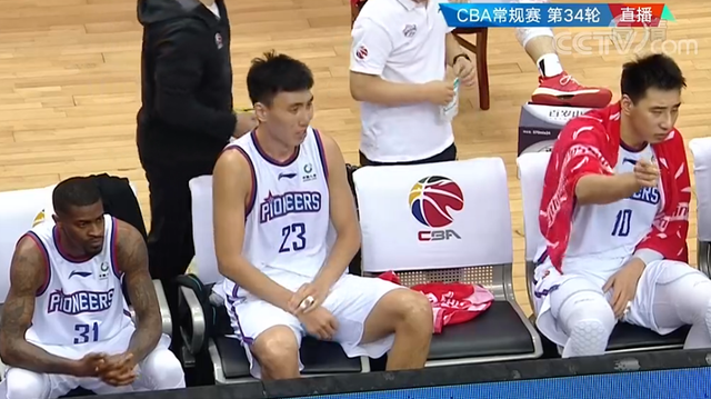 外线得分手展现潜力，引领球队取胜