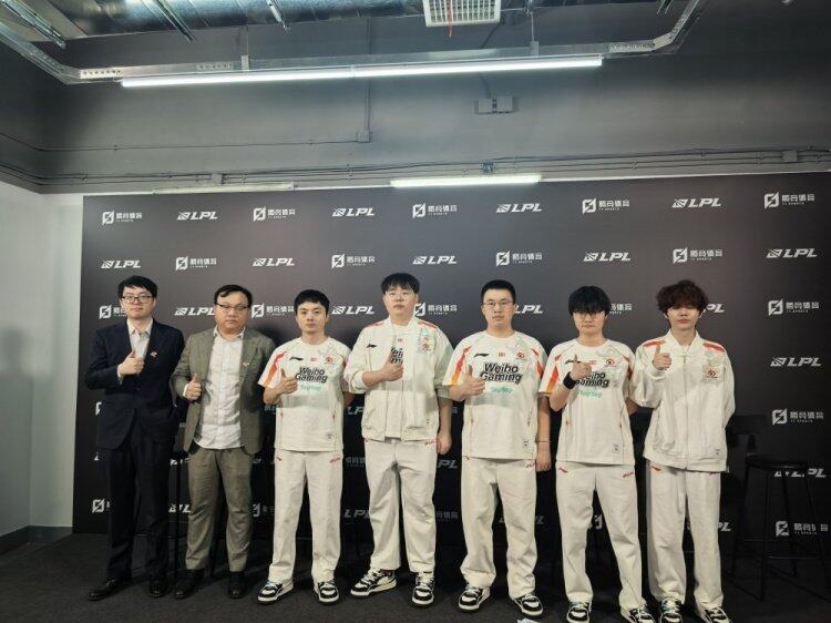 关于FPX鏖战V5,Xiaohu绝境逆转的信息 关于FPX鏖战V5,Xiaohu绝境逆转的信息