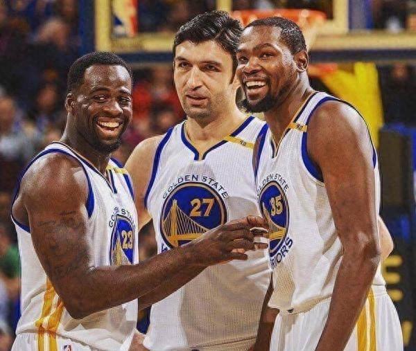 勇士逆转马刺，夺得胜利