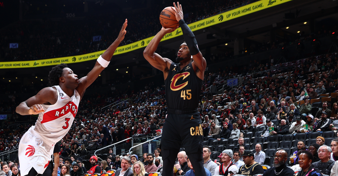 爵士击败勇士，米切尔轰42分表现惊艳。的简单介绍