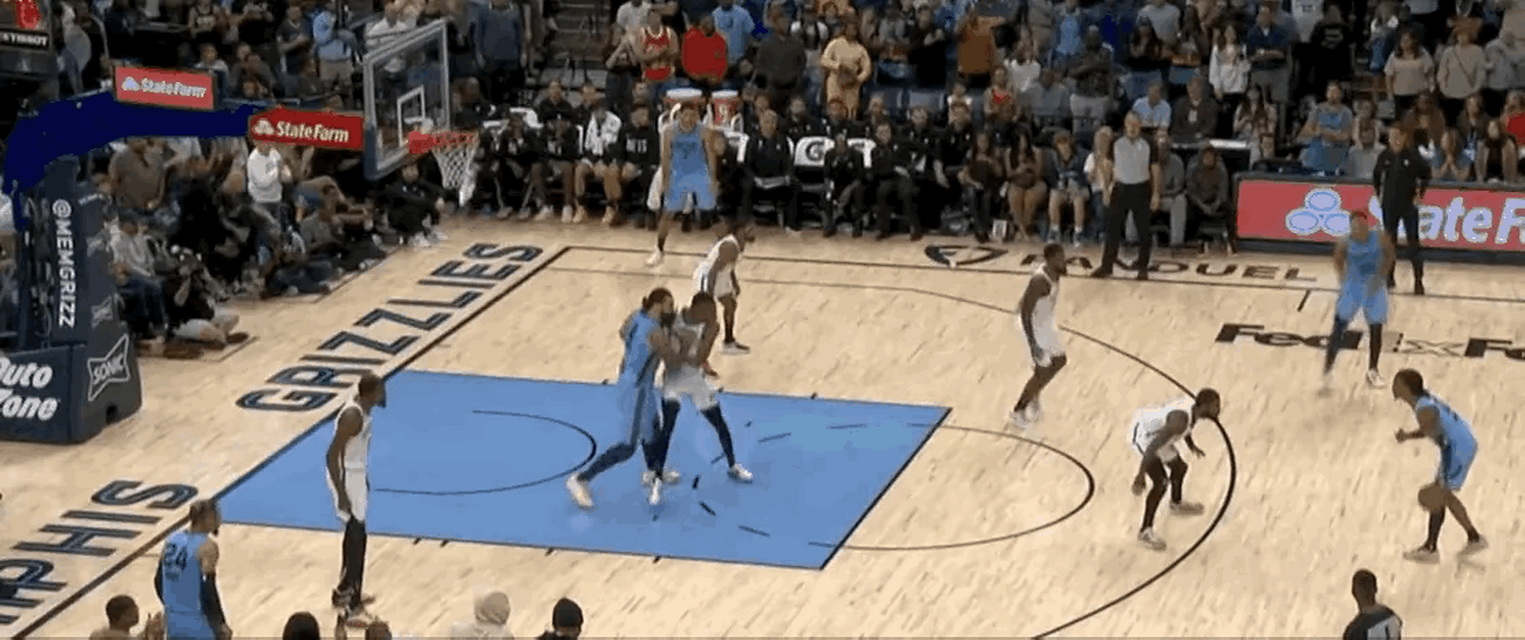 包含灰熊逆转篮网，守住东部第二的位置的词条