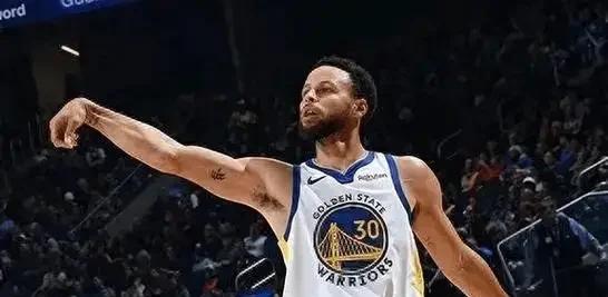 勇士大胜国王,库里狂轰40分的简单介绍 勇士大胜国王,库里狂轰40分的简单介绍