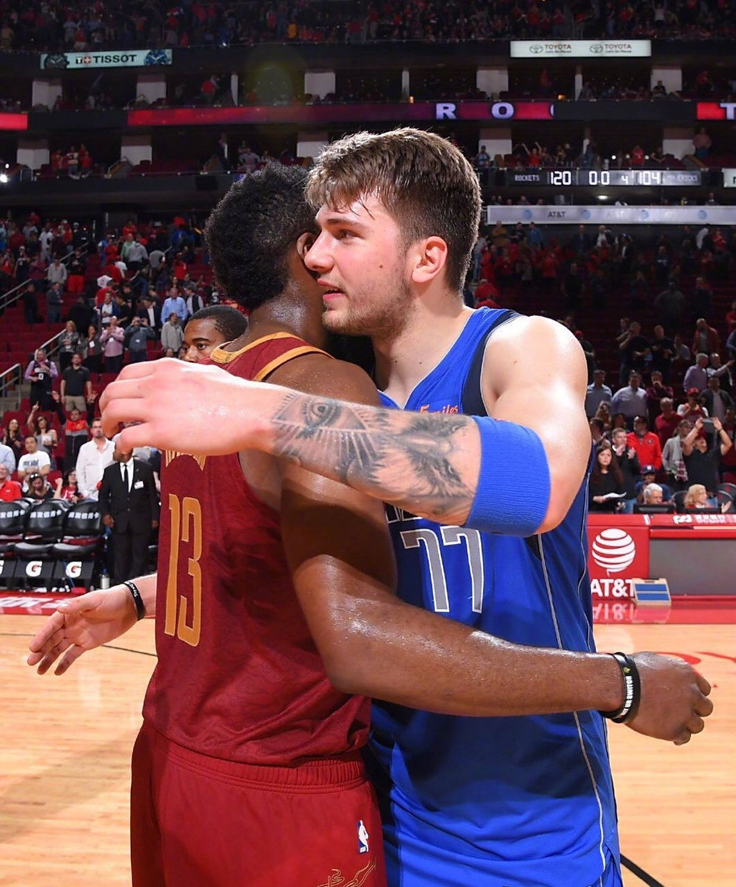 包含独行侠惜败奇才，继续低迷状态的词条