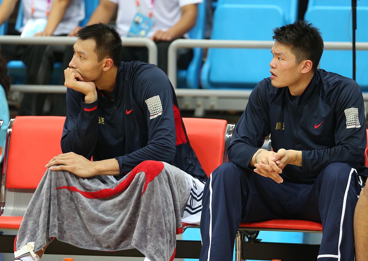 江苏队碾压鹈鹕,郭艾伦扛起全队 江苏队碾压鹈鹕,郭艾伦扛起全队