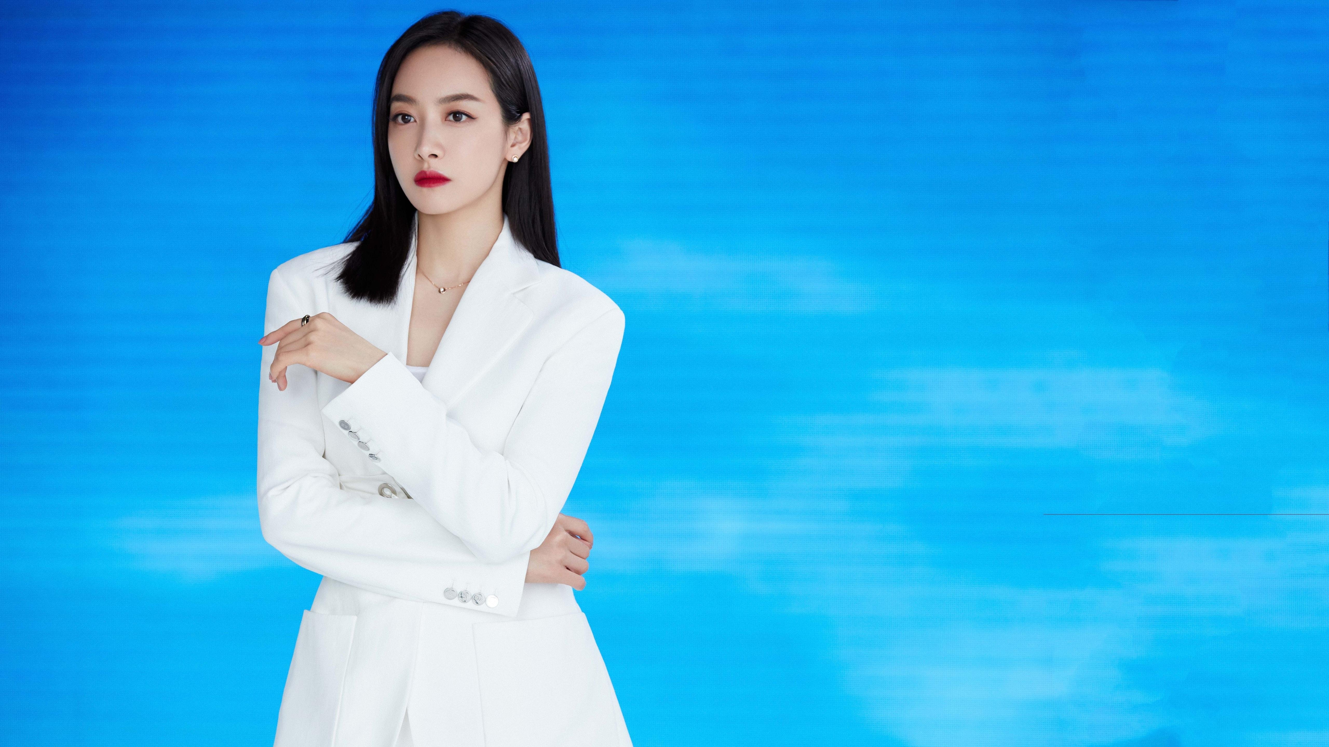 绿茵交响与篮球史诗，当宿命的琴弦在东西半球同时奏响